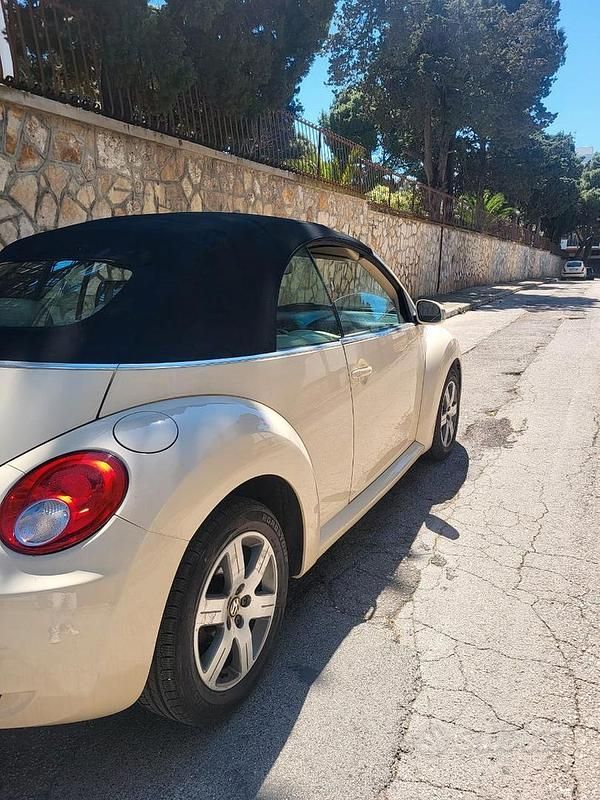Usata VW New Beetle 105 CV (77 kW) 2007 Utilitaria