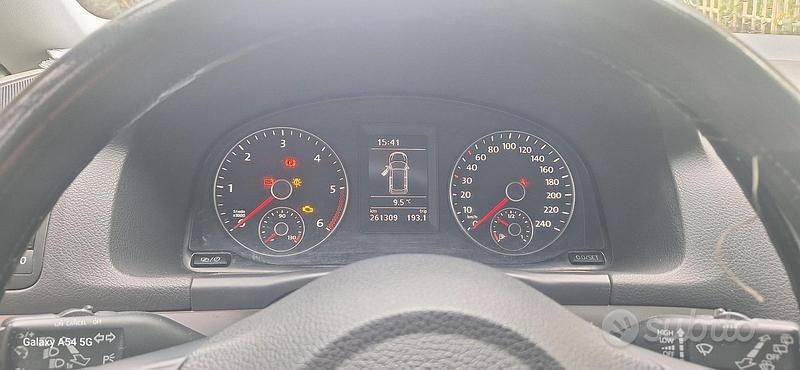 Usata VW Touran 102 CV (75 kW) 2015 Grigio Monovolume