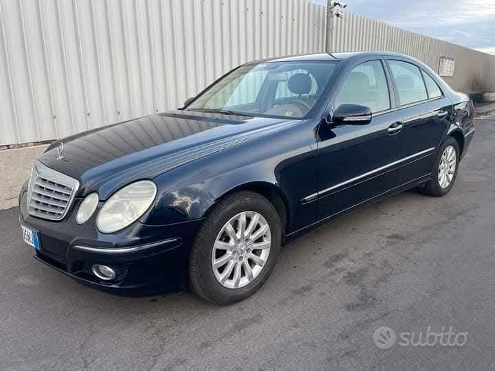 Usata Mercedes E280 Avantgarde 190 CV (139 kW) 2007 Blu Berlina
