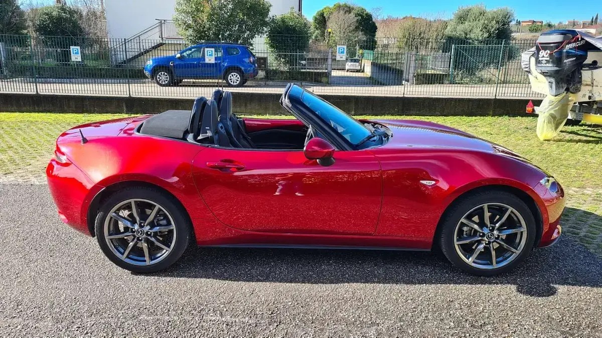 Usata Mazda MX5 Inclusive 184 CV (135 kW) 2020 Rosso Cabrio