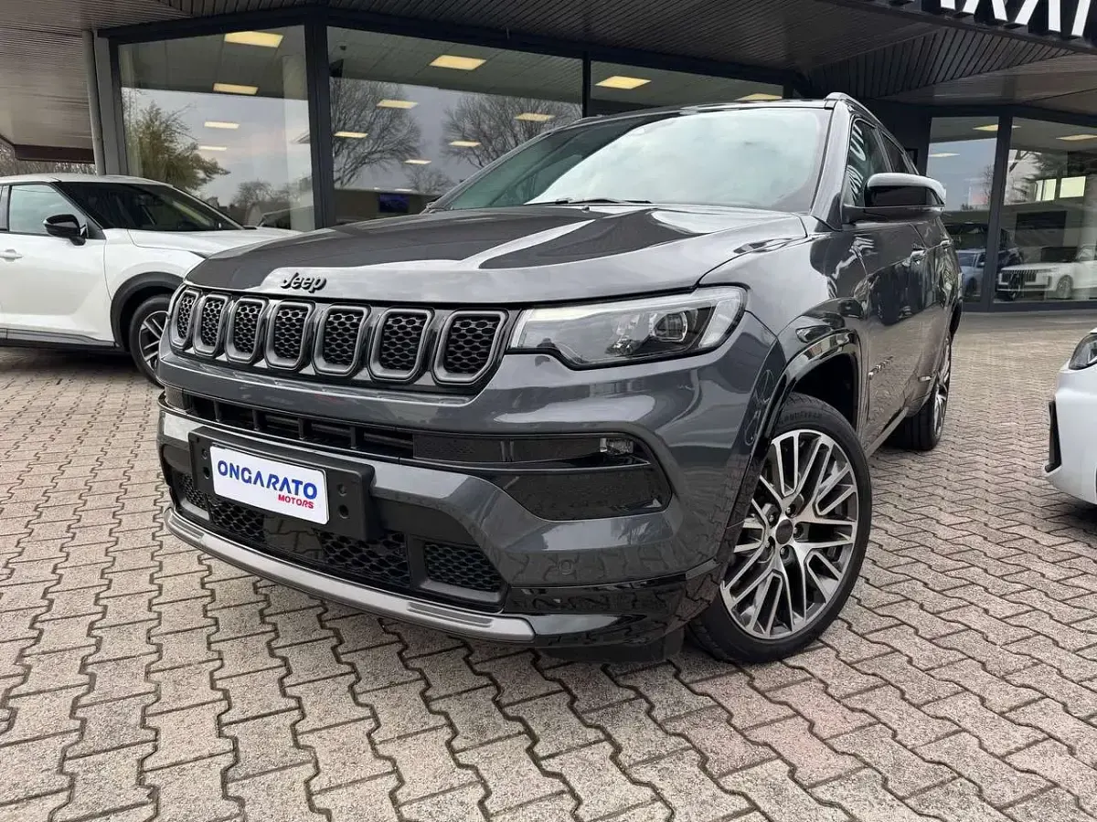 Usata Jeep Compass Summit 131 CV (96 kW) 2025 Grigio SUV