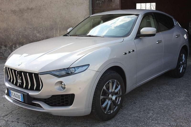 Usata Maserati Levante 275 CV (202 kW) 2016 Grigio SUV