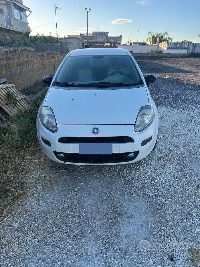 Usata Fiat Punto 75 CV (55 kW) 2012 Utilitaria