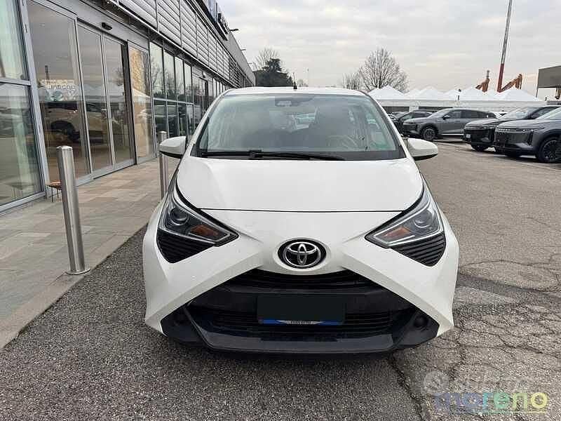 Bianco Usata 2020 Toyota Aygo X-play Due volumi | 12.890 € (Buon prezzo) - Immagine 1/4