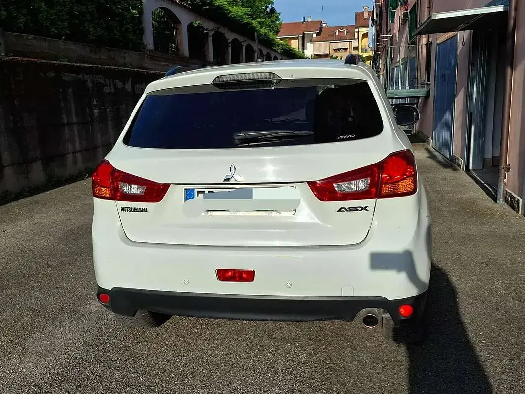 Usata Mitsubishi ASX Intense 150 CV (110 kW) 2013 Bianco SUV