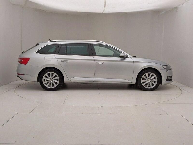 Usata Skoda Superb Executive 150 CV (110 kW) 2021 Grigio Station wagon