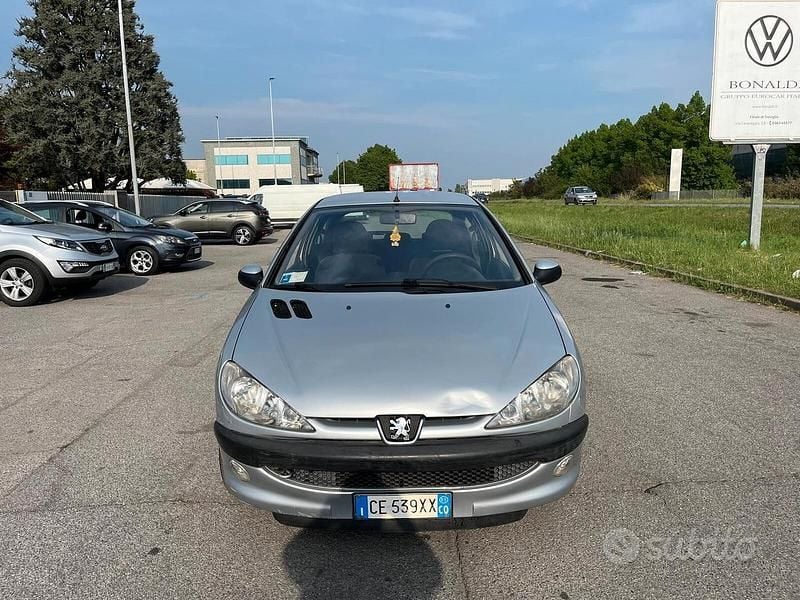 Usata Peugeot 206 60 CV (44 kW) 2003 Grigio Berlina