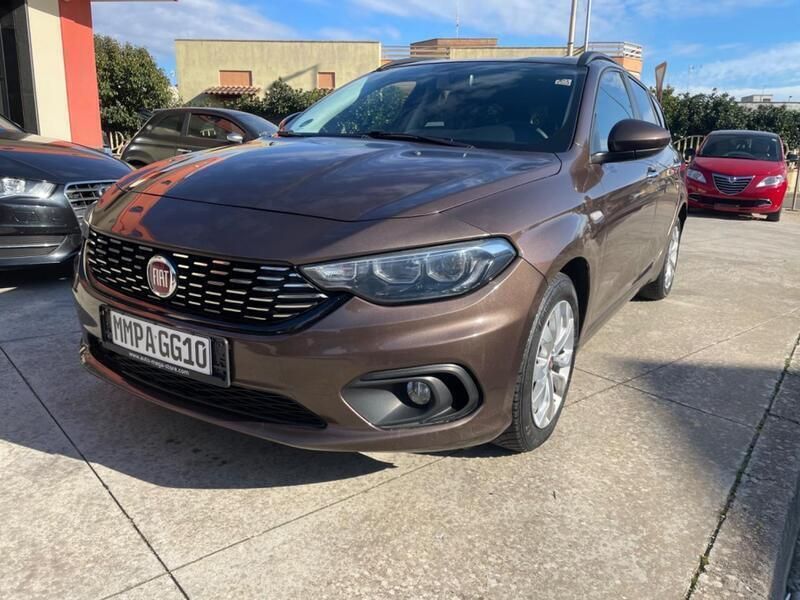 Usata Fiat Tipo Lounge 95 CV (69 kW) 2017 Marrone Station wagon