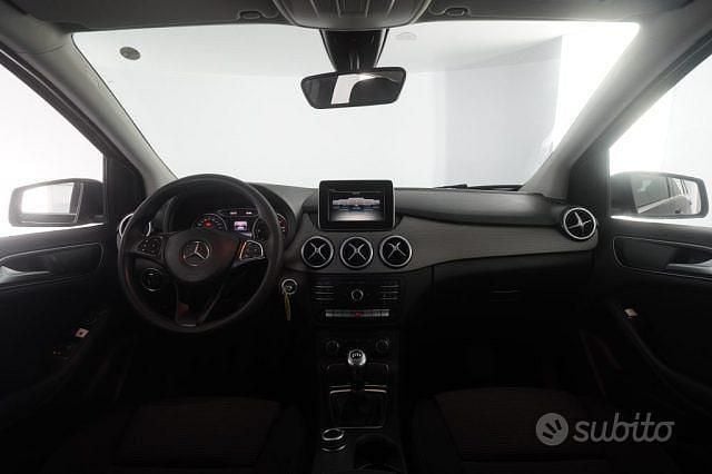 Usata Mercedes B160 Business 89 CV (65 kW) 2016 Nero Monovolume