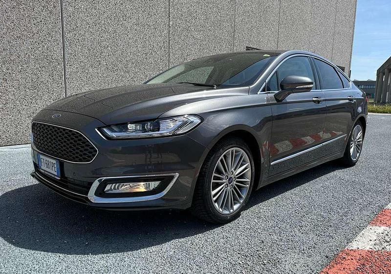 Usata Ford Mondeo Vignale 140 CV (102 kW) 2018 Grigio Berlina