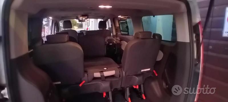 Usata Ford Tourneo 170 CV (125 kW) 2016 Bianco Monovolume