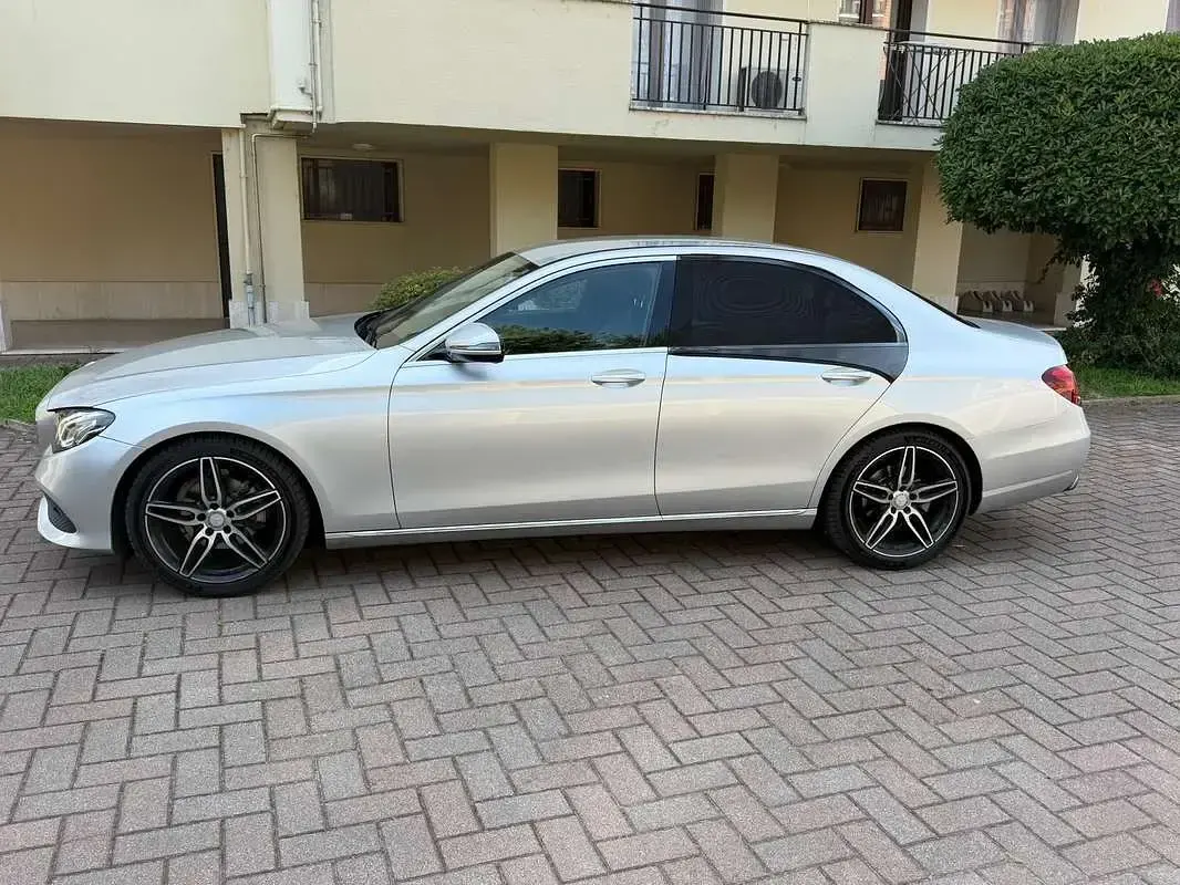 Usata Mercedes E220 Business 194 CV (142 kW) 2017 Berlina