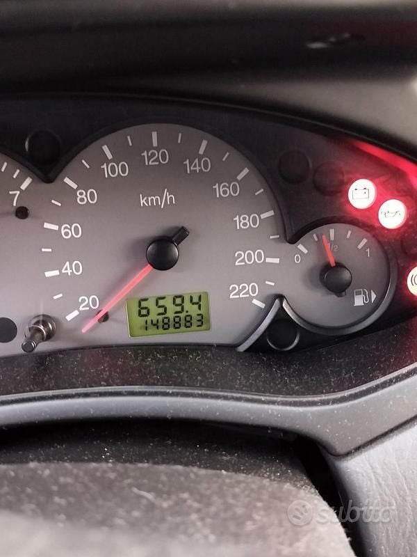 Usata Ford Focus 2001 Grigio