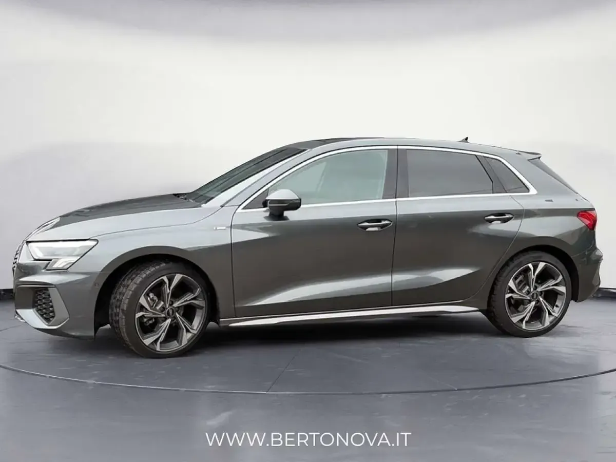 Usata Audi A3 S-Line 116 CV (85 kW) 2023 Grigio Berlina