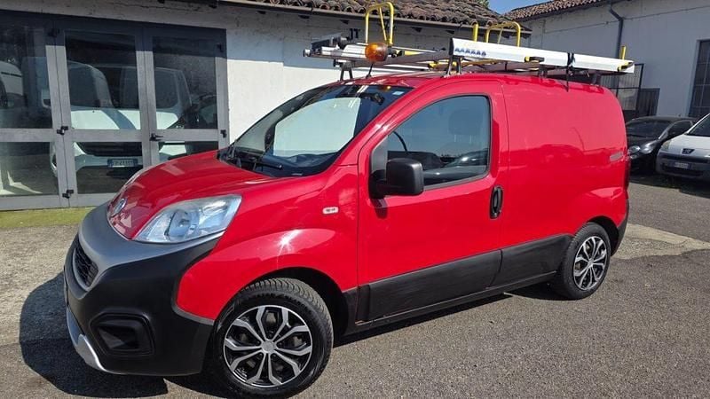 Usata Fiat Fiorino 95 CV (69 kW) 2017 Rosso / pastello Monovolume