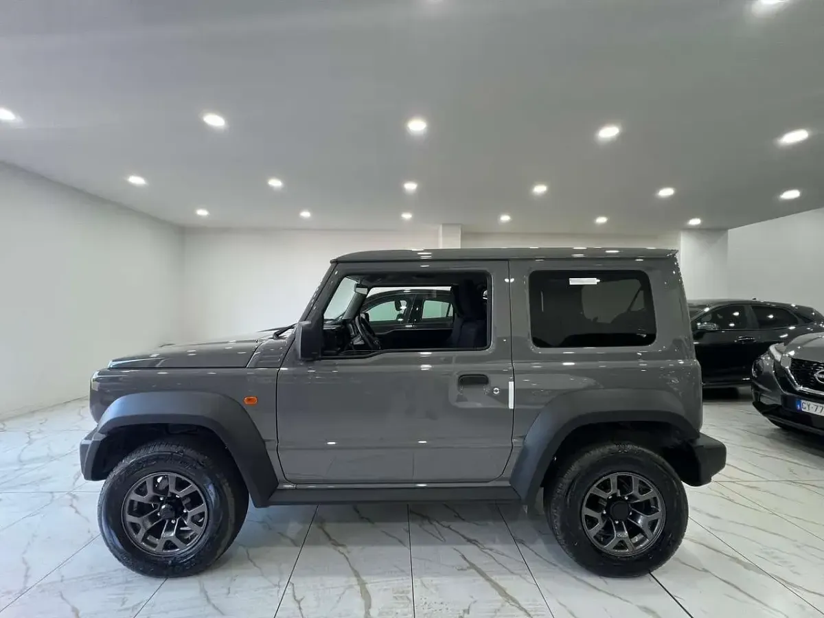 Nuova Suzuki Jimny 102 CV (75 kW) 2026 Argento SUV