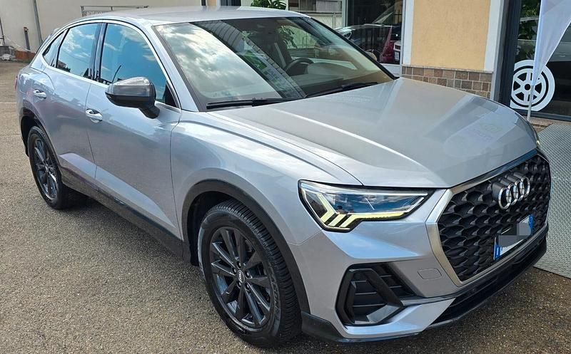 Grigio Usata 2019 Audi Q3 S-Line SUV | 29.999 € (Cara) - Immagine 1/4