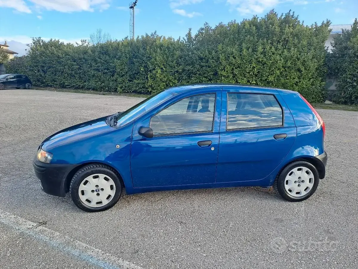 Usata Fiat Punto 57 CV (41 kW) 2000 Utilitaria