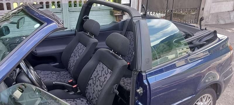 Usata VW Golf Cabriolet 101 CV (74 kW) 1999 Blu/azzurro Cabrio