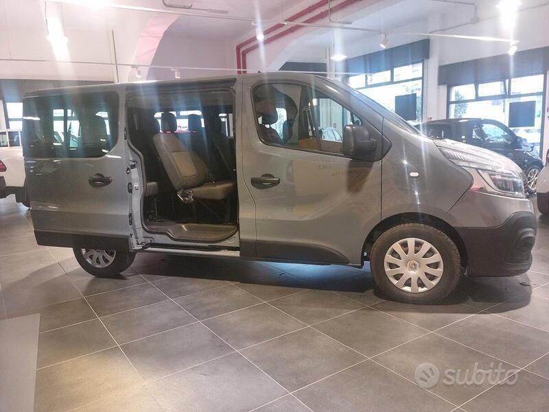 Usata Renault Trafic Zen 146 CV (107 kW) 2020 Grigio Monovolume
