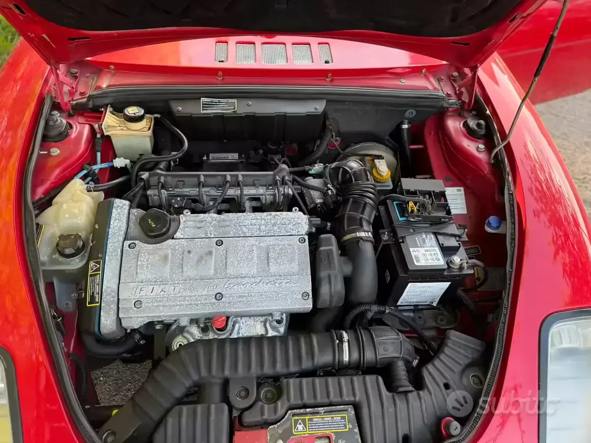 Usata Fiat Barchetta 131 CV (96 kW) 2002 Rosso Cabrio