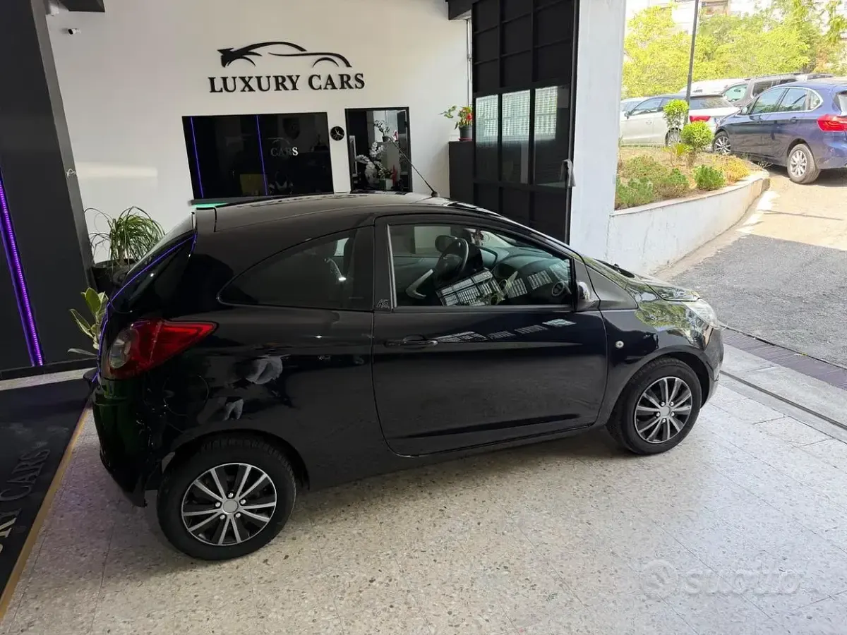 Usata Ford Ka 75 CV (55 kW) 2012 Nero Utilitaria