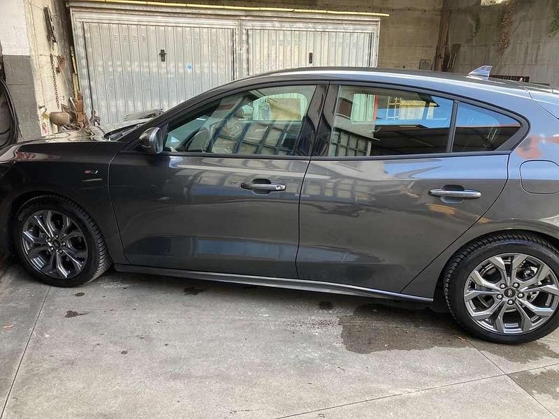 Usata 2022 Ford Focus ST-Line Berlina | 19.900 € (Ottimo prezzo) - Immagine 1/4