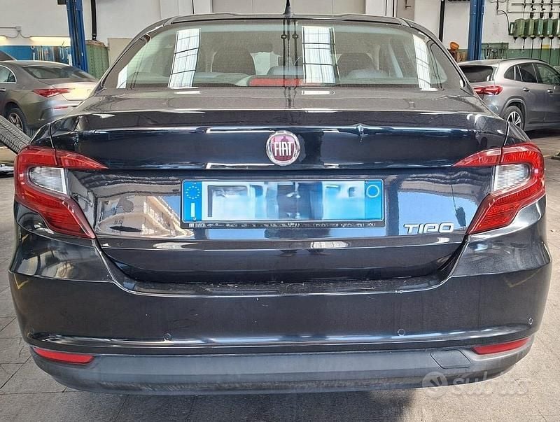 Usata Fiat Tipo Easy 120 CV (88 kW) 2017 Grigio Berlina
