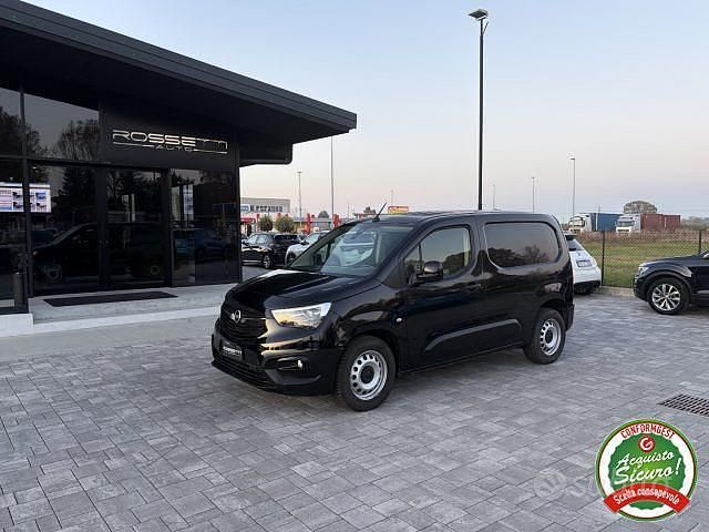 Usata Opel Combo 75 CV (55 kW) 2019 Nero Monovolume