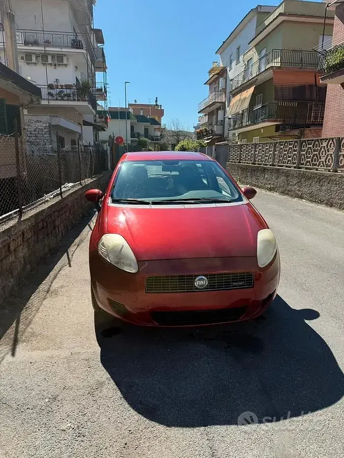 Usata Fiat Grande Punto 75 CV (55 kW) 2007 Rosso Utilitaria