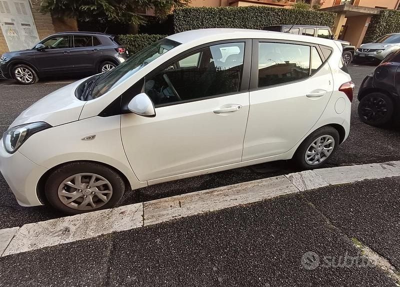 Używany Hyundai i10 68 KM (50 kW) 2019 Biały Hatchback