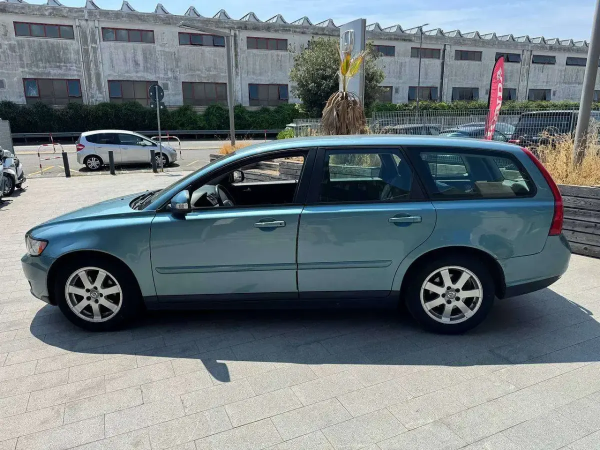 Usata Volvo V50 109 CV (80 kW) 2010 Blu/azzurro Station wagon