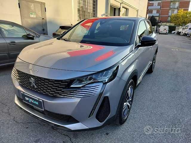 Begagnad Peugeot 3008 Allure 131 HK (96 kW) 2023 Grå SUV