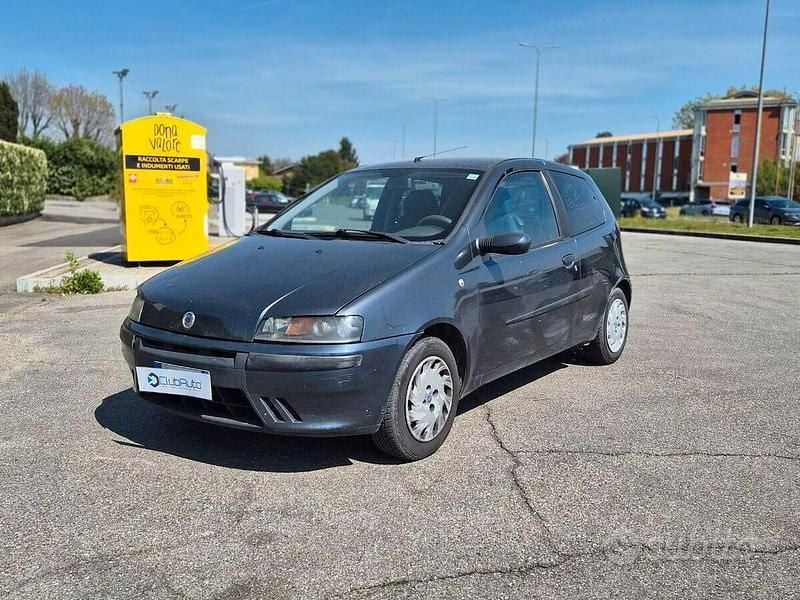 Usata Fiat Punto 60 CV (44 kW) 2001 Utilitaria