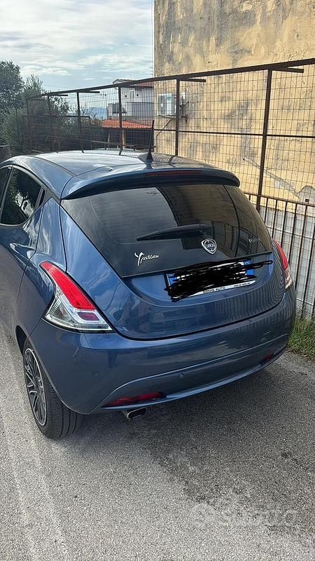 Usata Lancia Ypsilon 69 CV (50 kW) 2022 Blu Utilitaria