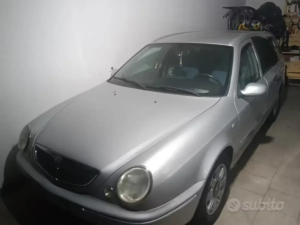 Usata Lancia Lybra 116 CV (85 kW) 2003 Grigio Station wagon