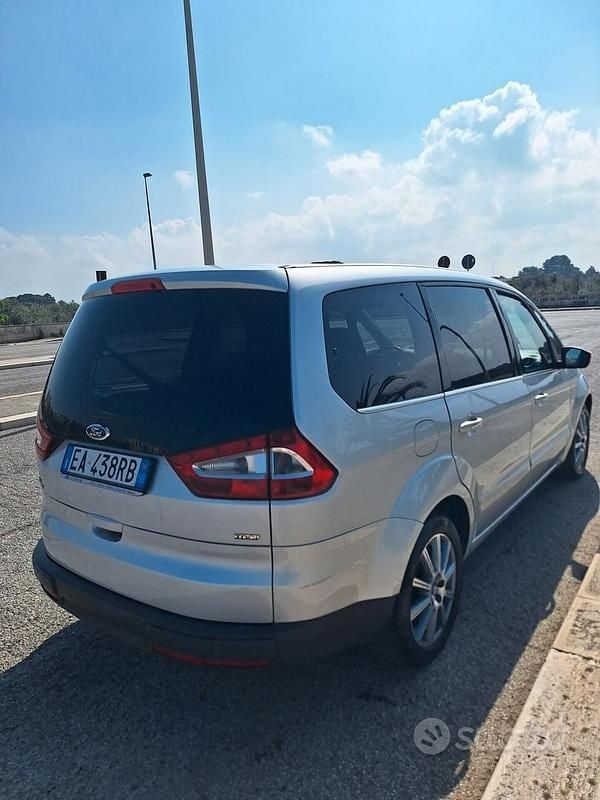 Usata Ford Galaxy Titanium 140 CV (102 kW) 2010 Grigio Monovolume