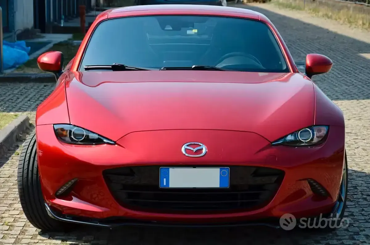 Usata Mazda MX5 Inclusive 160 CV (117 kW) 2018 Rosso Cabrio