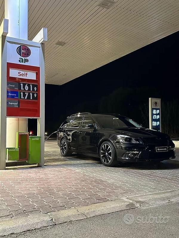 Begagnad Skoda Octavia vRS 2009 Svart Kombi