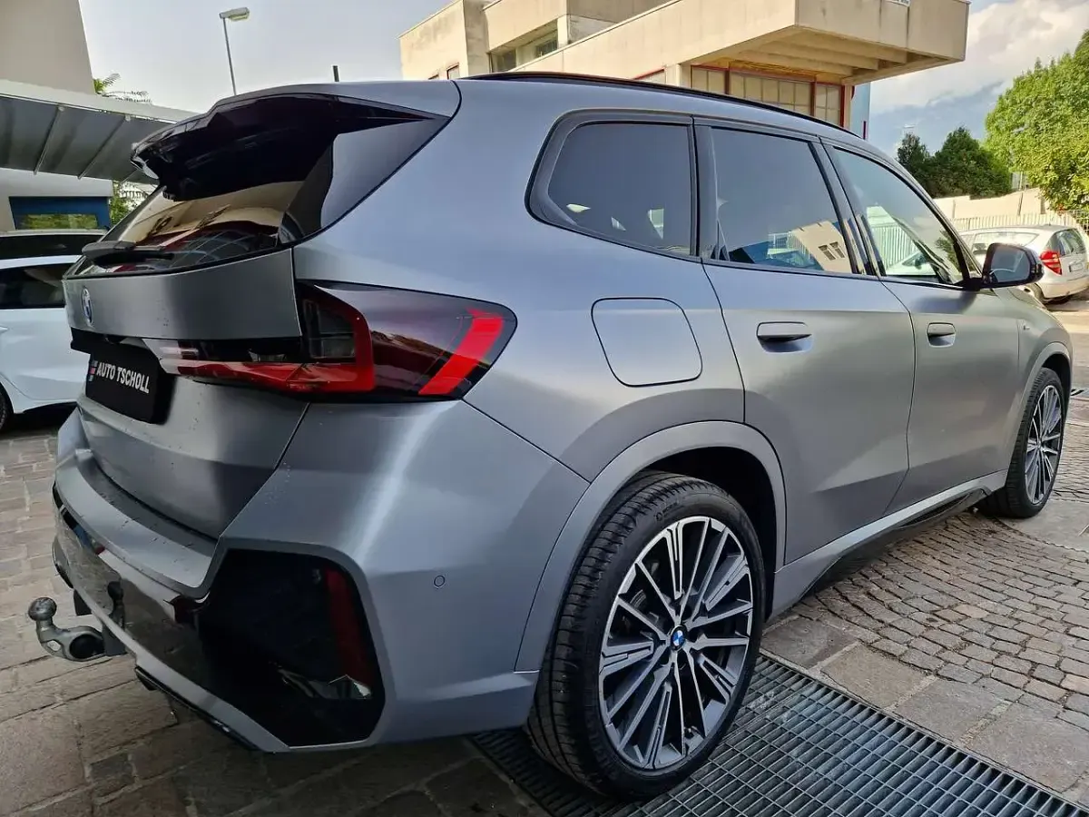 Usata BMW X1 M Sport 211 CV (155 kW) 2024 Frozen pure grey metallic SUV