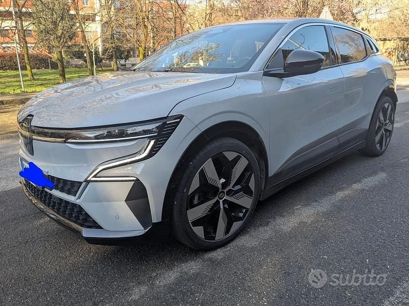Usata Renault Megane E-Tech Techno 2023 Grigio SUV