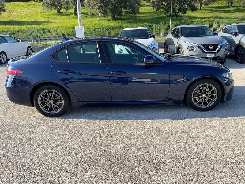 Usata Alfa Romeo Giulia Business 150 CV (110 kW) 2016 Blu Berlina