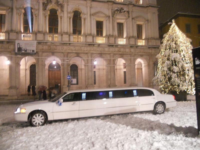 Usata Lincoln Town Car 2005 Bianco Berlina