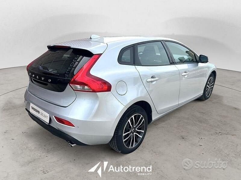 Usata Volvo V40 Business Edition 120 CV (88 kW) 2019 Grigio Berlina