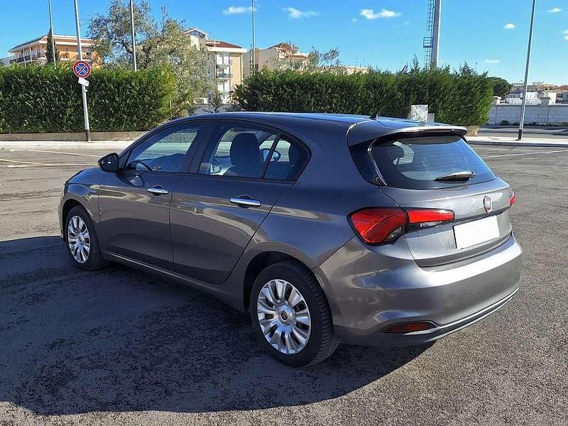 Usata Fiat Tipo Easy 120 CV (88 kW) 2018 Grigio Berlina