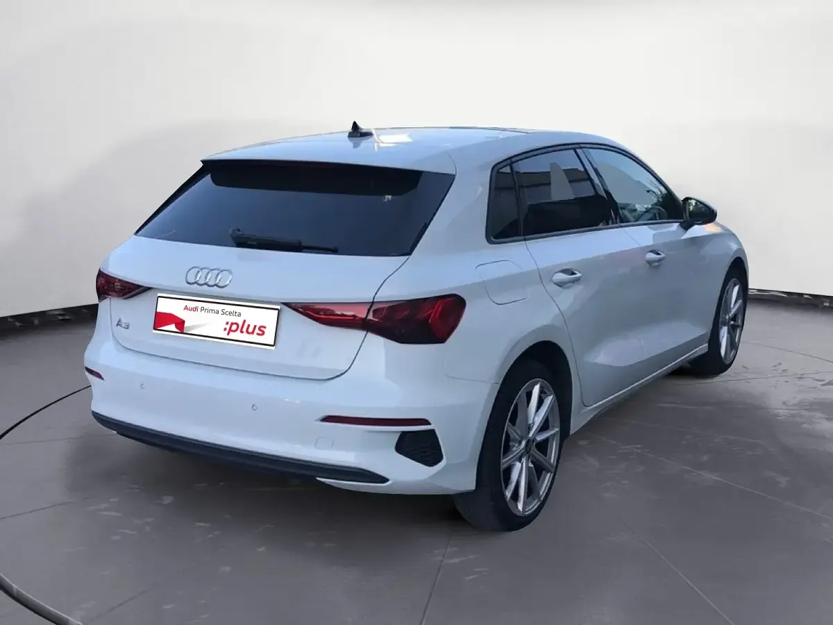 Usata Audi A3 Sportback Business 116 CV (85 kW) 2021 Bianco Utilitaria
