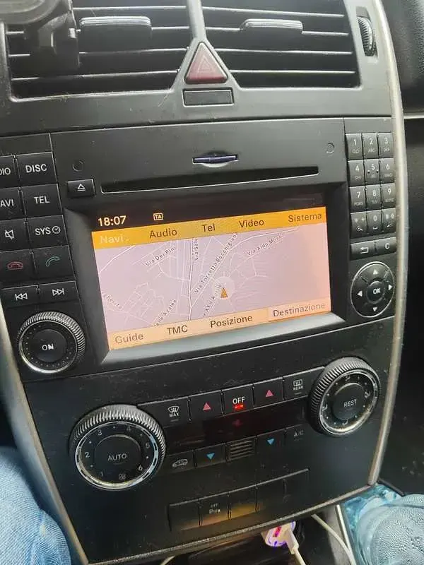 Usata Mercedes B180 Executive 109 CV (80 kW) 2011 Grigio Utilitaria