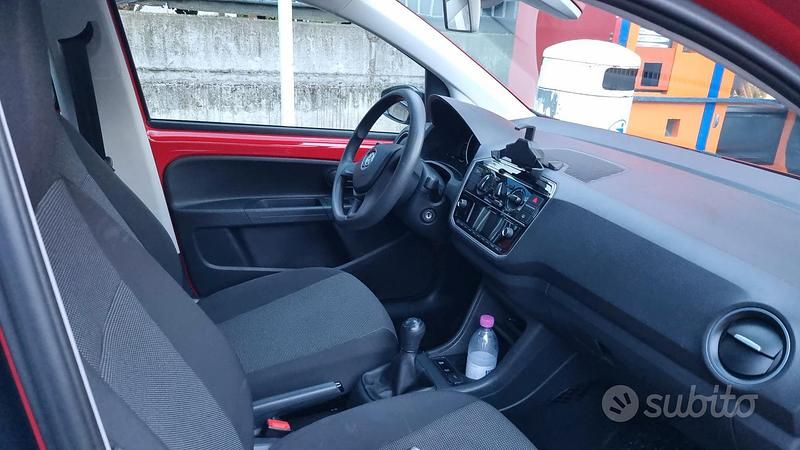 Usata VW up! 68 CV (50 kW) 2018 Rosso Utilitaria