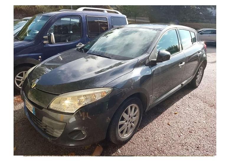 Usata 2009 Renault Mégane Luxe Berlina | 3300 € (Buon prezzo) - Immagine 1/4