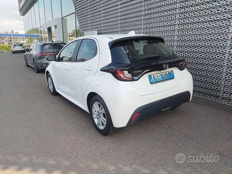 Usata Mazda 2 116 CV (85 kW) 2023 Bianco Utilitaria